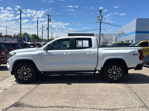 Used 2024 Chevrolet Colorado Z71 w/ Z71 Convenience Package 2 AWD/4WD image 8