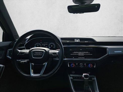 Certified 2024 Audi Q3 2.0T Premium w/ Convenience Package AWD/4WD image 10