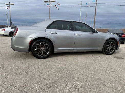 Used 2018 Chrysler 300 S image 6