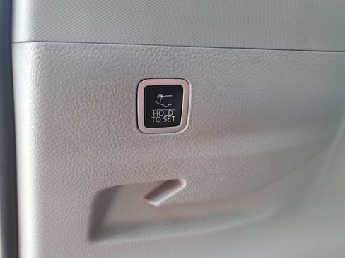 Used 2024 Jeep Wagoneer L 4WD image 15