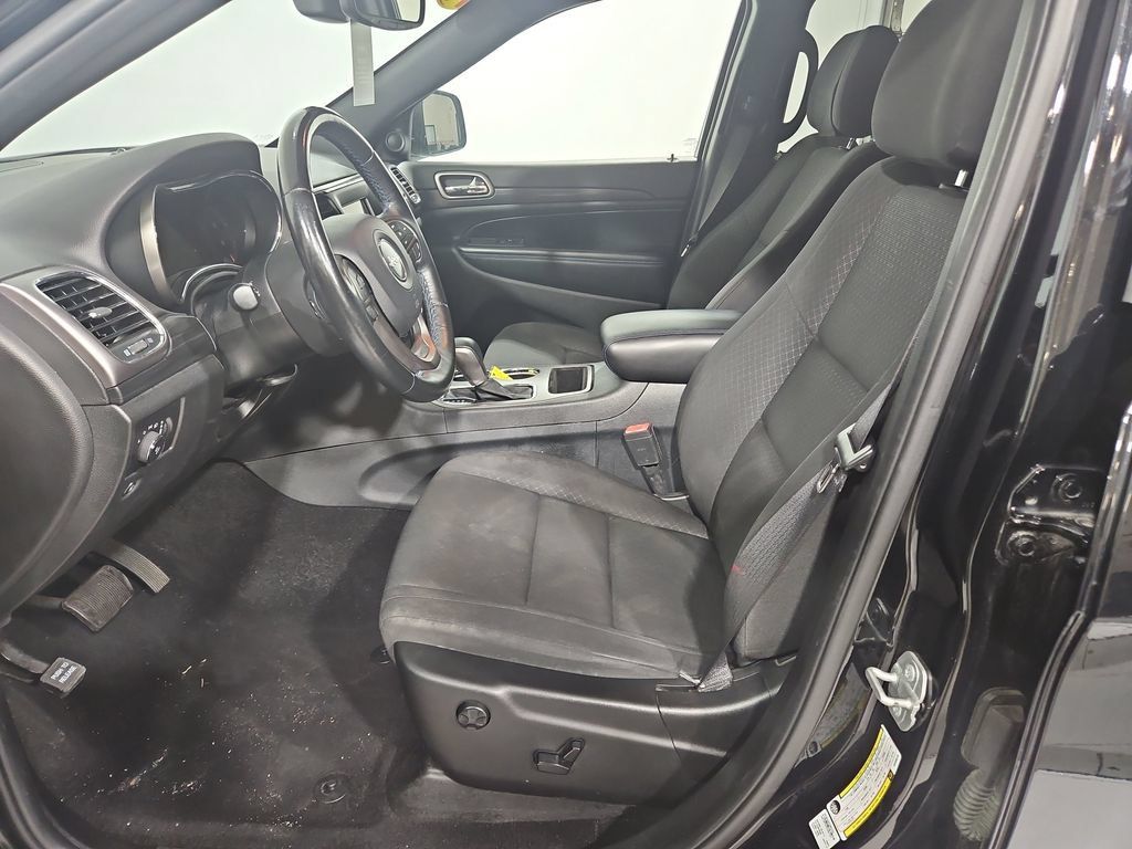 Used 2019 Jeep Grand Cherokee Laredo RWD image 10