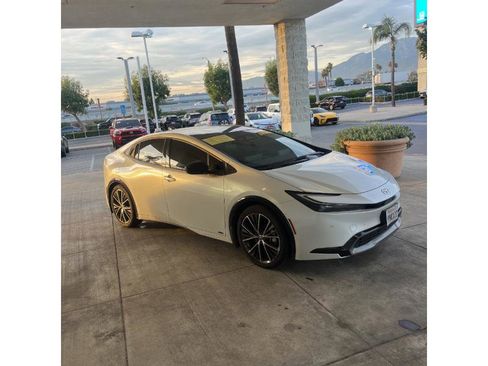 Used 2024 Toyota Prius Limited image 4