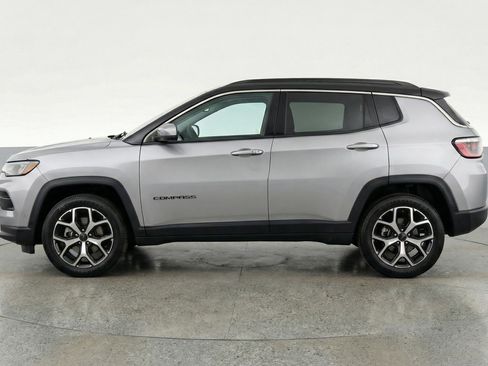 Used 2025 Jeep Compass Limited image 5