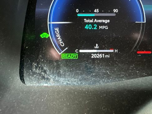 Used 2025 Toyota Camry XLE w/ Premium Package FWD image 7