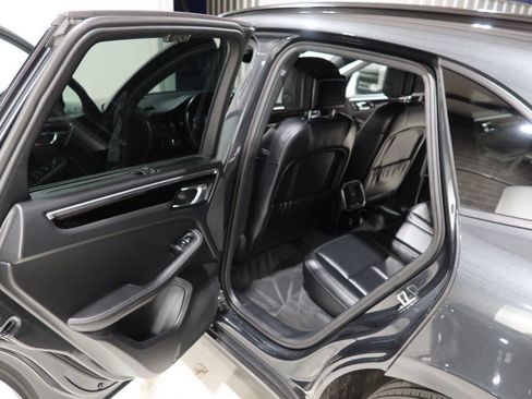 Used 2024 Porsche Macan AWD/4WD image 16