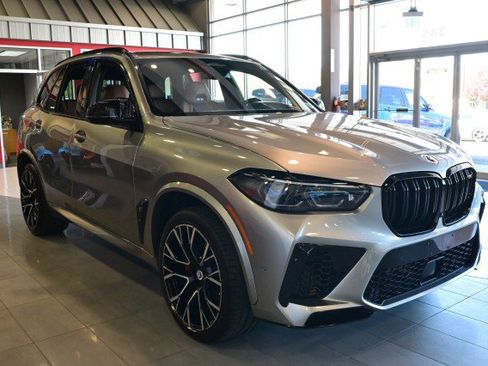 Used 2022 BMW X5 M w/ Competition Package 2 AWD/4WD image 3