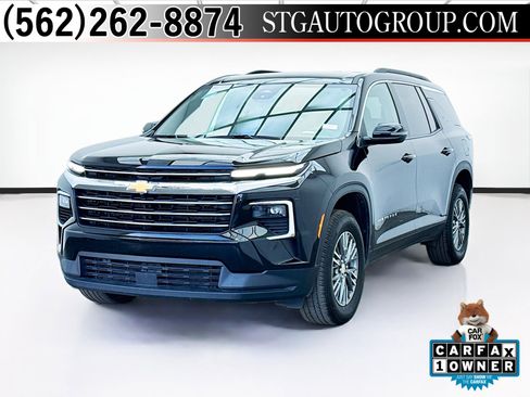 Used 2025 Chevrolet Traverse LT image 1