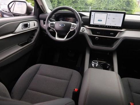 Certified 2025 Ford Explorer Active AWD/4WD image 23