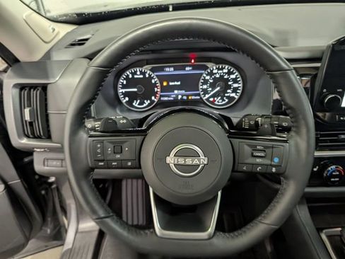 Used 2023 Nissan Pathfinder SL w/ SL Premium Package AWD/4WD image 18