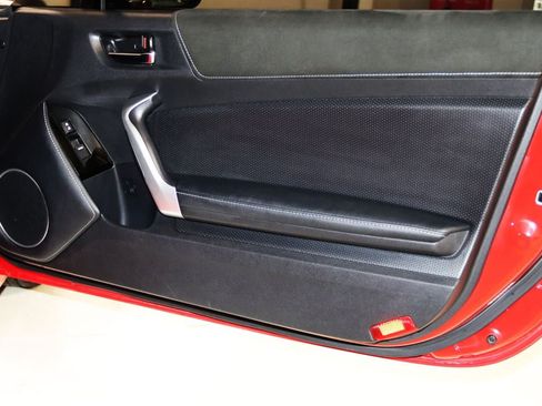 Used 2020 Toyota 86 RWD image 47