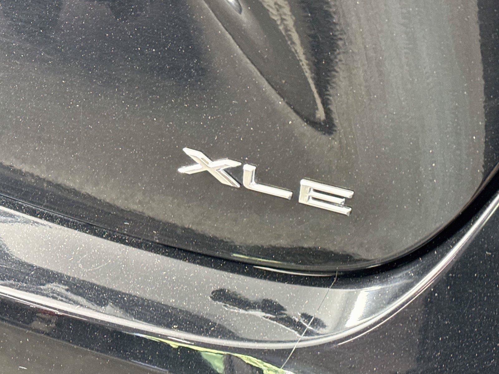 Used 2016 Toyota Avalon XLE Premium FWD image 14