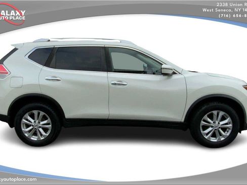 Used 2016 Nissan Rogue SV AWD/4WD image 4
