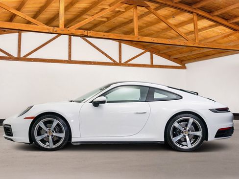 Used 2020 Porsche 911 Carrera RWD image 2