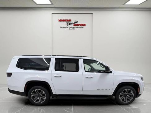 Used 2024 Jeep Wagoneer L Series II w/ Flexible Seating Group AWD/4WD image 7