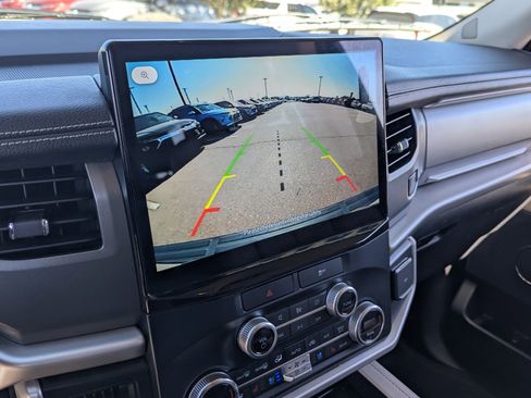 Used 2023 Ford Expedition Max XLT image 30