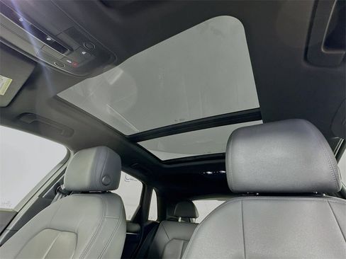 Used 2020 Audi Q3 2.0T Premium w/ Convenience Package image 24