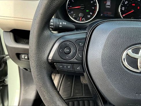 Used 2021 Toyota RAV4 XLE image 11