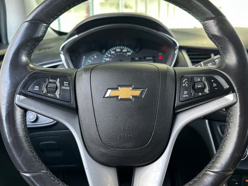 Used 2022 Chevrolet Trax LT w/ Driver Confidence Package AWD/4WD image 23