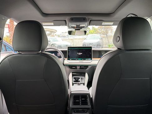 Used 2026 Volkswagen Tiguan SEL R-Line AWD/4WD image 14