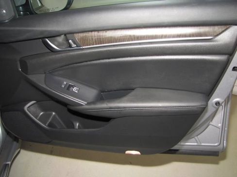 Used 2022 Honda Accord EX-L image 22