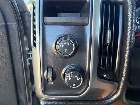 Used 2019 Chevrolet Silverado 1500 LT AWD/4WD image 17
