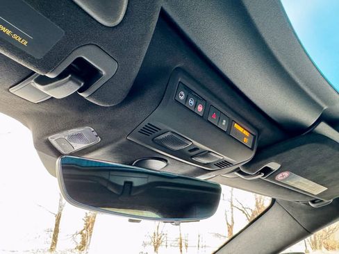 Used 2021 Chevrolet Corvette Stingray Premium Cpe w/ Z51 Performance Package image 35