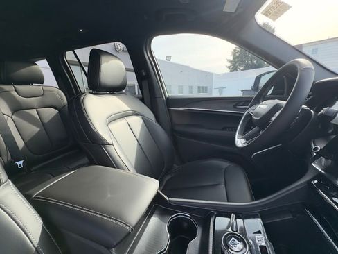 New 2026 Jeep Grand Cherokee Limited w/ Limited Altitude Package image 21