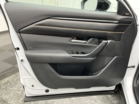 Certified 2025 MAZDA CX-50 AWD 2.5 Hybrid w/ Premium Pkg image 8