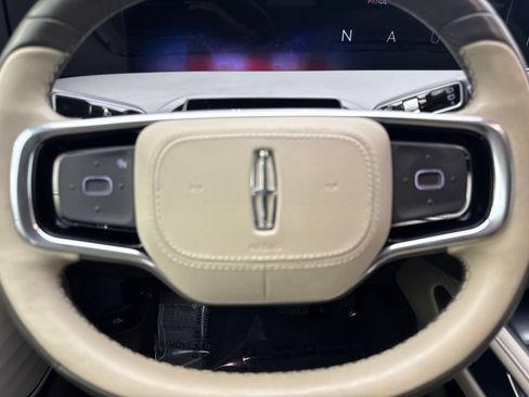 Used 2025 Lincoln Nautilus Reserve AWD/4WD image 57