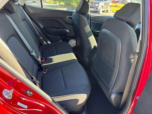 Used 2023 Hyundai Venue SE image 19