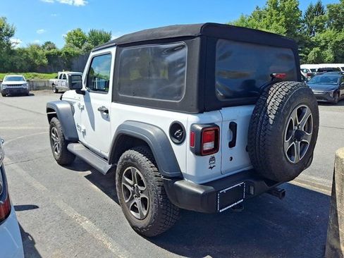 Used 2018 Jeep Wrangler Sport AWD/4WD image 3