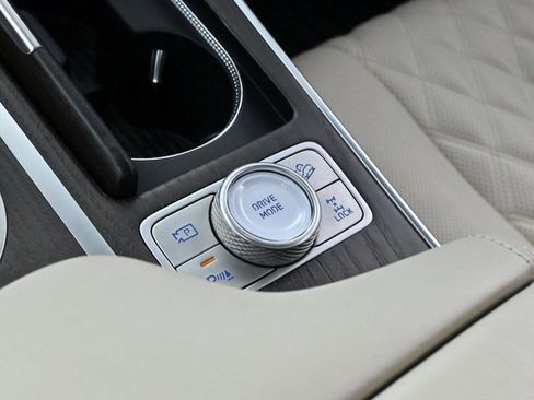 Used 2024 Genesis GV80 3.5T w/ Prestige Package image 28