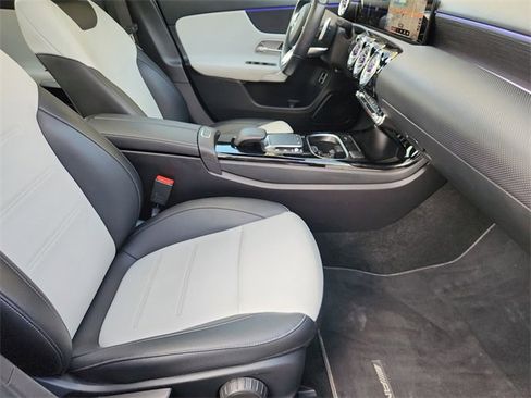 Used 2022 Mercedes-Benz A 220 image 28