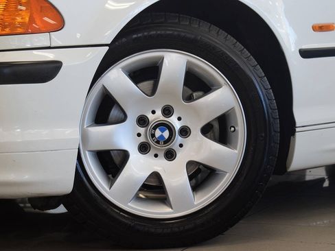 Used 2000 BMW 323i Sedan RWD image 10
