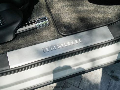 Used 2021 Bentley Bentayga image 62