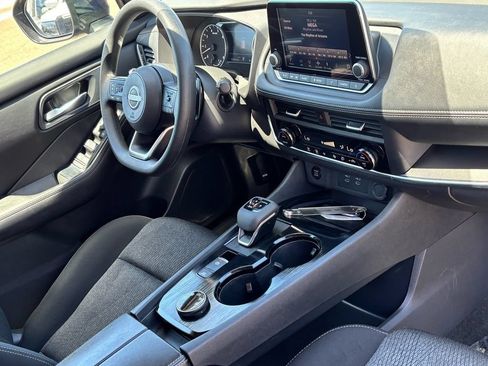 Used 2024 Nissan Rogue SV AWD/4WD image 9