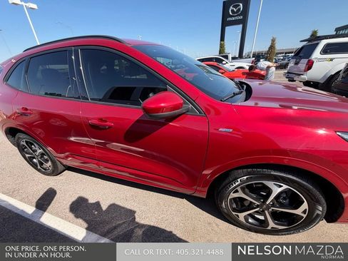 Used 2023 Ford Escape ST-Line Select w/ Tech Pack #2 AWD/4WD image 5