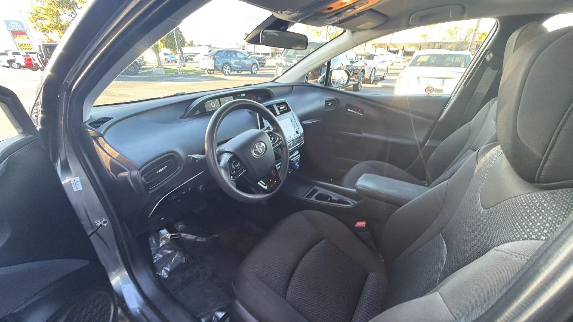 Used 2020 Toyota Prius LE AWD/4WD image 14