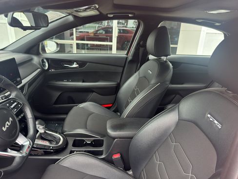 Used 2022 Kia Forte GT-Line w/ GT-Line Premium Package image 4