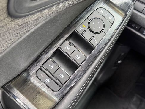 Used 2023 Nissan Rogue SV image 23