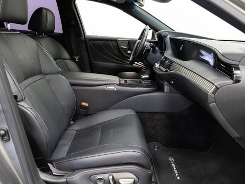 Used 2020 Lexus LS 500 w/ Accessory Package (Z2) image 14