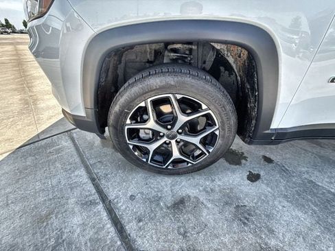 Used 2025 Jeep Compass Limited AWD/4WD image 10