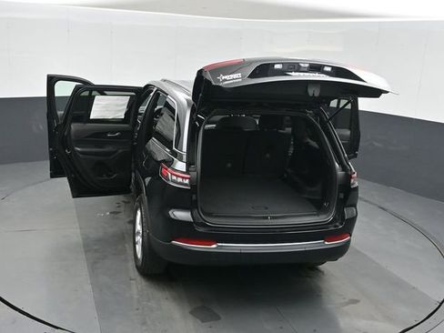New 2026 Jeep Grand Cherokee Laredo w/ MOPAR Finishing Package AWD/4WD image 51