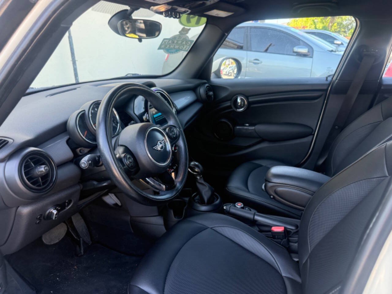Used 2019 MINI Cooper 4-Door Hardtop FWD image 17