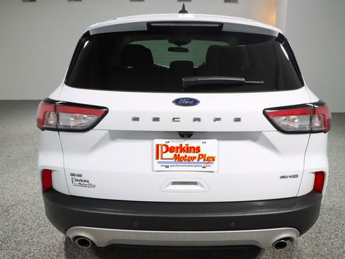 Used 2021 Ford Escape SE image 8