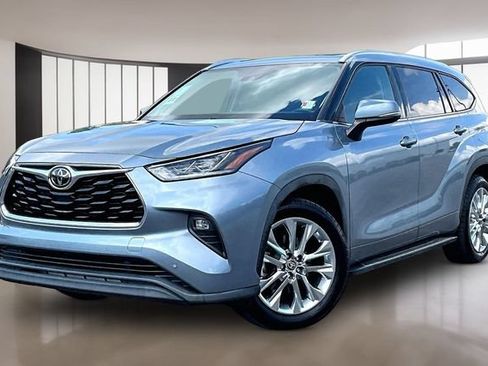 Used 2020 Toyota Highlander Limited FWD image 1