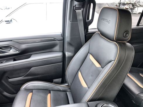 Used 2024 GMC Yukon AT4 w/ Technology Package AWD/4WD image 25