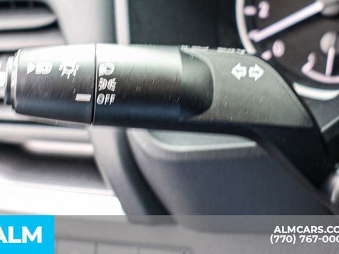 Used 2024 Nissan Rogue SV image 34