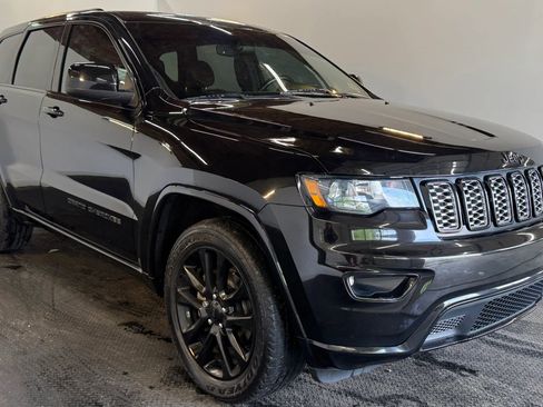 Used 2019 Jeep Grand Cherokee Altitude image 4