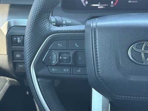 Used 2024 Toyota Tacoma TRD Off-Road image 18
